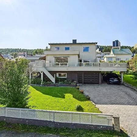 Large For Max 13pax טרומסה