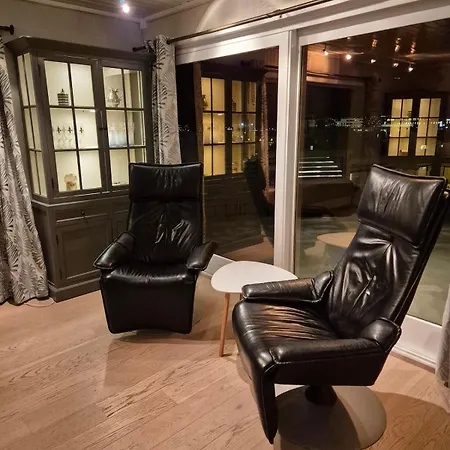 Large For Max 13pax דירה *